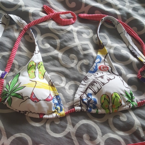 Bikini - Picture 3 of 4